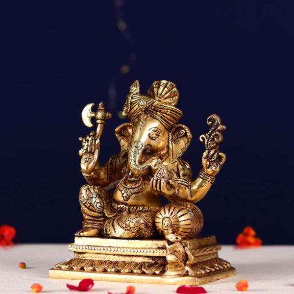 Brass pagdi ganesh idol height 8 inch