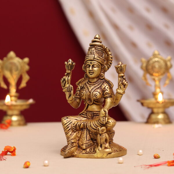 Brass goddess Lakshmi statue 6.5 inches