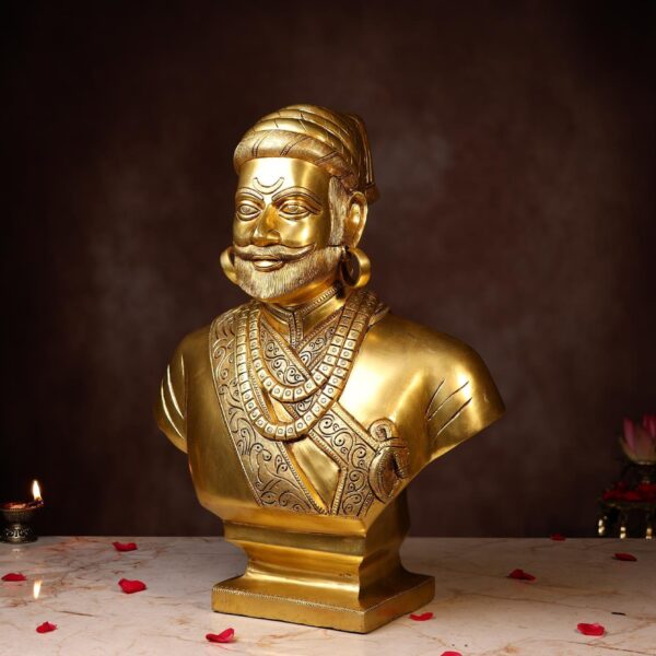 Large Size Brass Chhatrapati Shivaji Murti Height 18.5 Inch